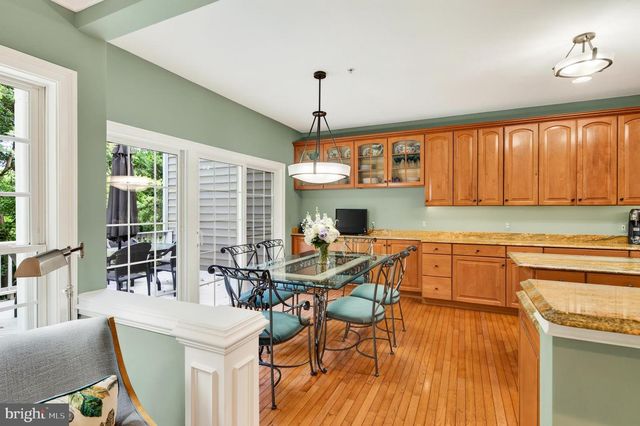 125 CAMELOT LN, Newtown Square, PA 19073