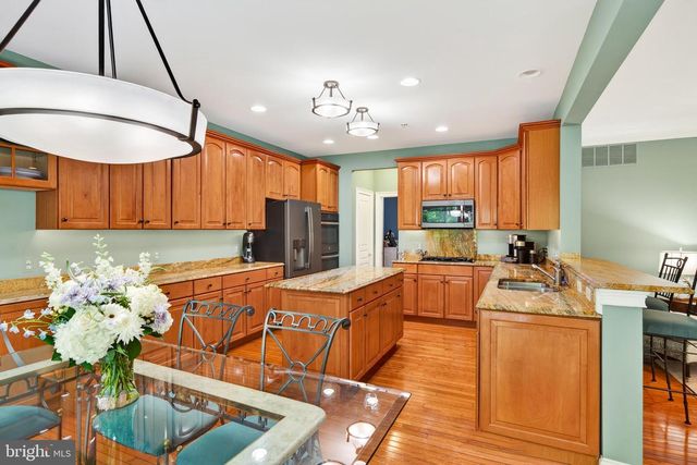 125 CAMELOT LN, Newtown Square, PA 19073