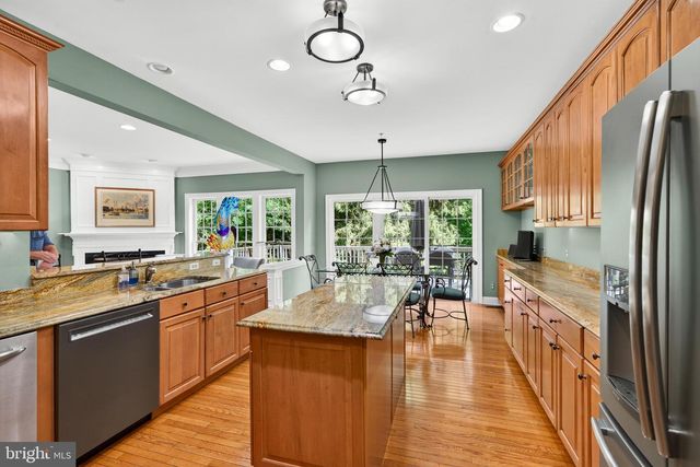 125 CAMELOT LN, Newtown Square, PA 19073