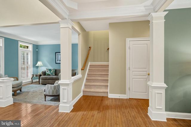 125 CAMELOT LN, Newtown Square, PA 19073