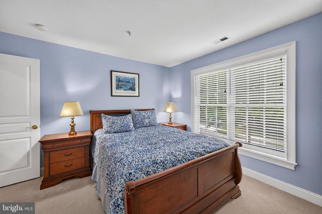 125 CAMELOT LN, Newtown Square, PA 19073