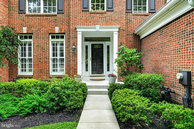 125 CAMELOT LN, Newtown Square, PA 19073