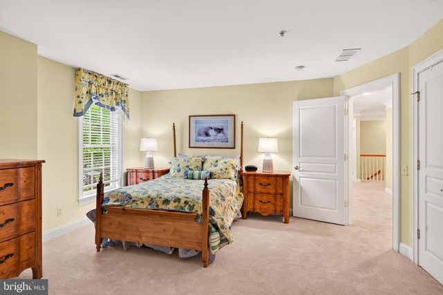 125 CAMELOT LN, Newtown Square, PA 19073