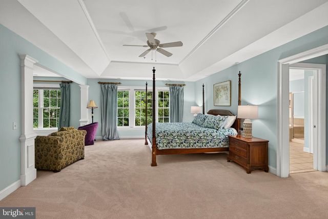 125 CAMELOT LN, Newtown Square, PA 19073