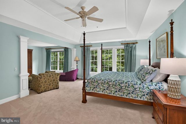 125 CAMELOT LN, Newtown Square, PA 19073