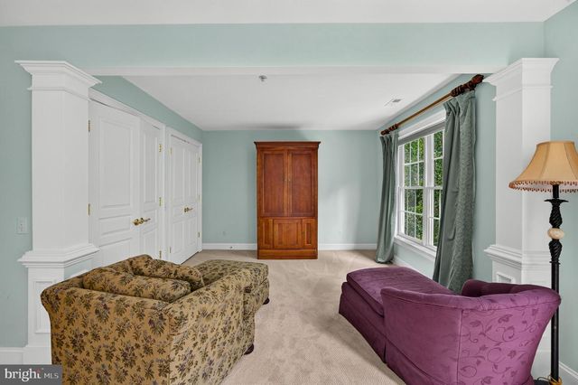 125 CAMELOT LN, Newtown Square, PA 19073