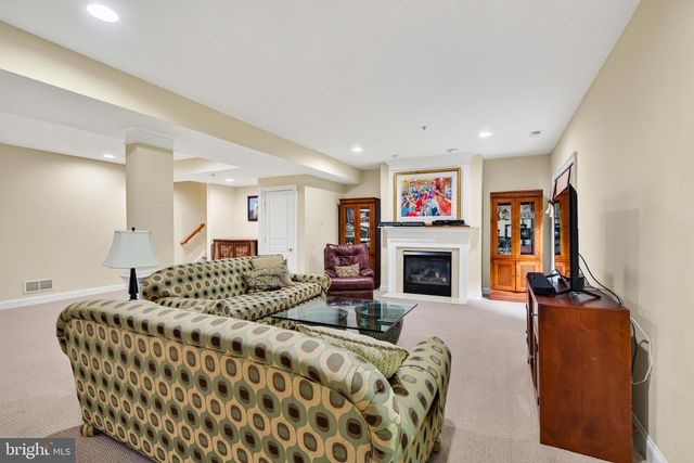 125 CAMELOT LN, Newtown Square, PA 19073