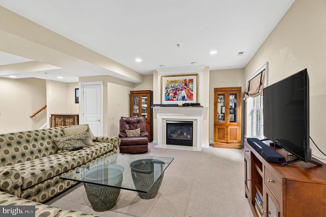 125 CAMELOT LN, Newtown Square, PA 19073