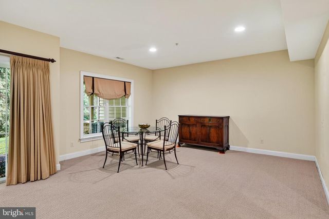 125 CAMELOT LN, Newtown Square, PA 19073