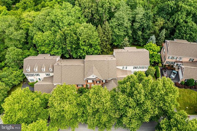 125 CAMELOT LN, Newtown Square, PA 19073