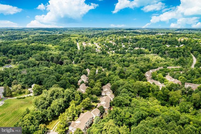 125 CAMELOT LN, Newtown Square, PA 19073
