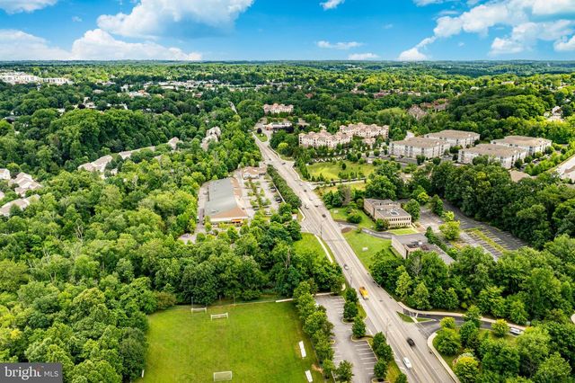 125 CAMELOT LN, Newtown Square, PA 19073