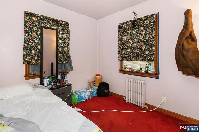 33 Beech Street, Elmwood Park, NJ 07407