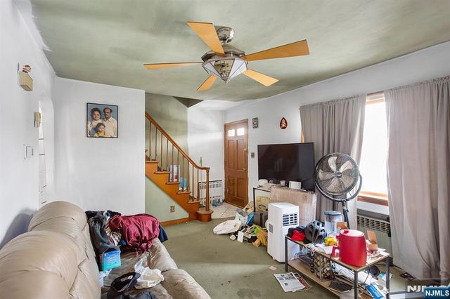 33 Beech Street, Elmwood Park, NJ 07407