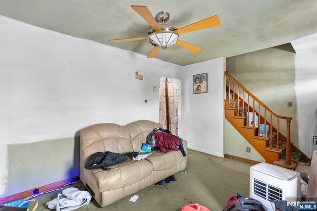 33 Beech Street, Elmwood Park, NJ 07407