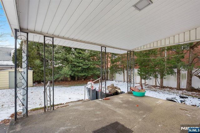 33 Beech Street, Elmwood Park, NJ 07407