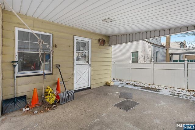 33 Beech Street, Elmwood Park, NJ 07407