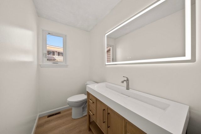 255 North Rd 10, Chelmsford, MA 01824