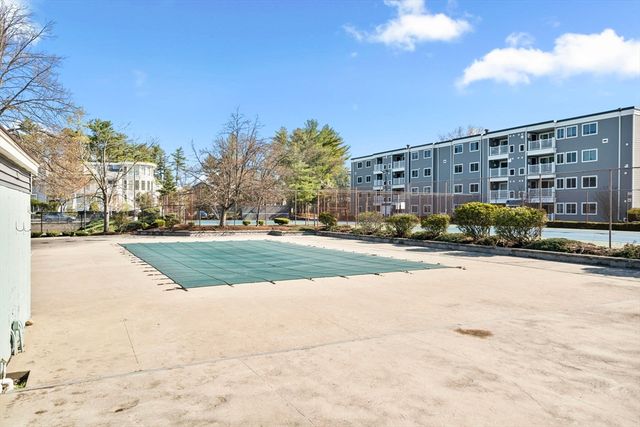 255 North Rd 10, Chelmsford, MA 01824