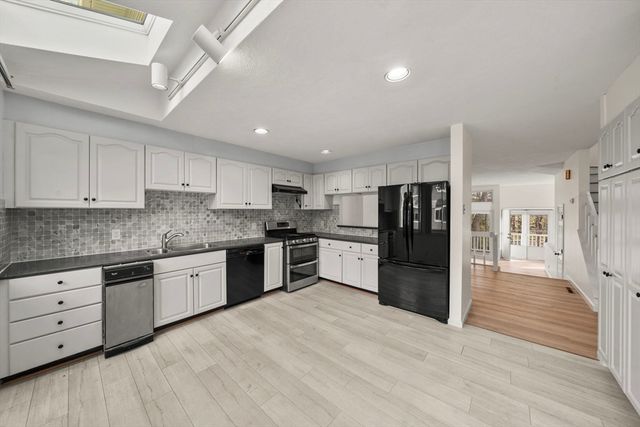 255 North Rd 10, Chelmsford, MA 01824