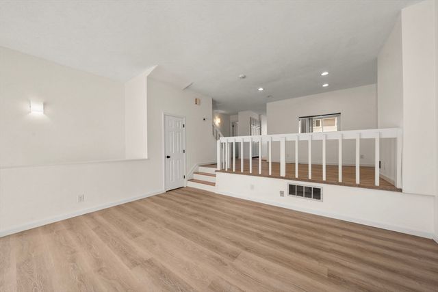 255 North Rd 10, Chelmsford, MA 01824