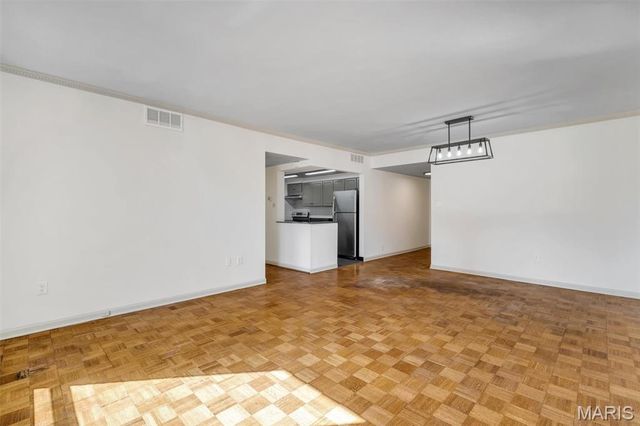 200 S Brentwood Boulevard 2F, Clayton, MO 63105