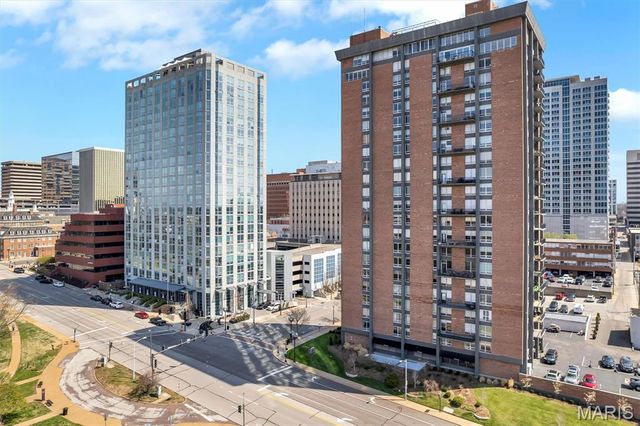 200 S Brentwood Boulevard 2F, Clayton, MO 63105