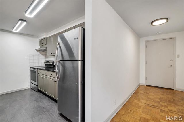 200 S Brentwood Boulevard 2F, Clayton, MO 63105