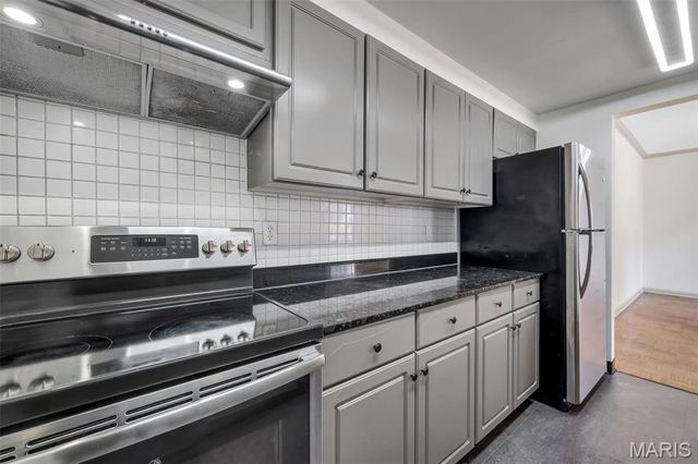 200 S Brentwood Boulevard 2F, Clayton, MO 63105