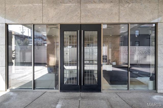 200 S Brentwood Boulevard 2F, Clayton, MO 63105