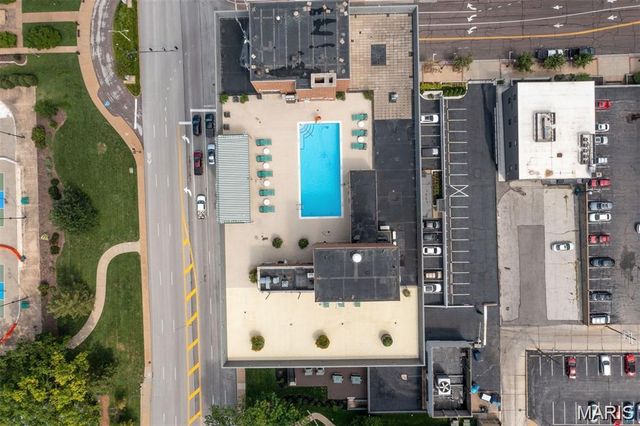 200 S Brentwood Boulevard 2F, Clayton, MO 63105