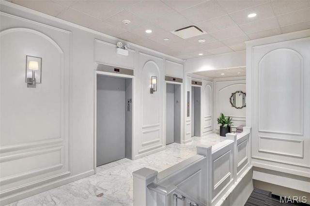 200 S Brentwood Boulevard 2F, Clayton, MO 63105