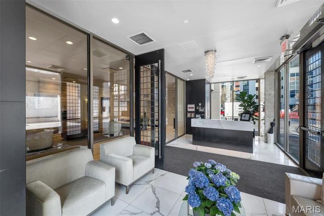 200 S Brentwood Boulevard 2F, Clayton, MO 63105