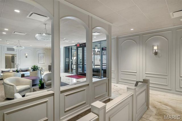 200 S Brentwood Boulevard 2F, Clayton, MO 63105