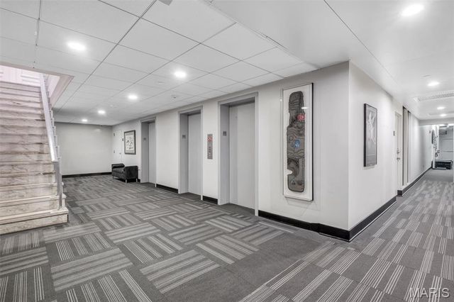 200 S Brentwood Boulevard 2F, Clayton, MO 63105