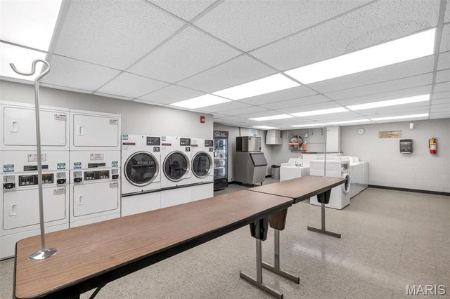 200 S Brentwood Boulevard 2F, Clayton, MO 63105