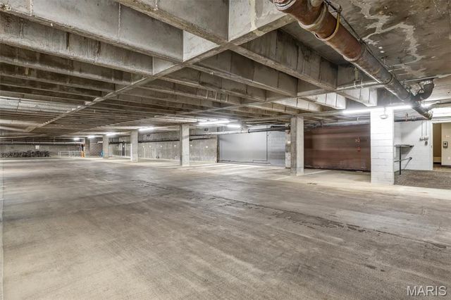 200 S Brentwood Boulevard 2F, Clayton, MO 63105