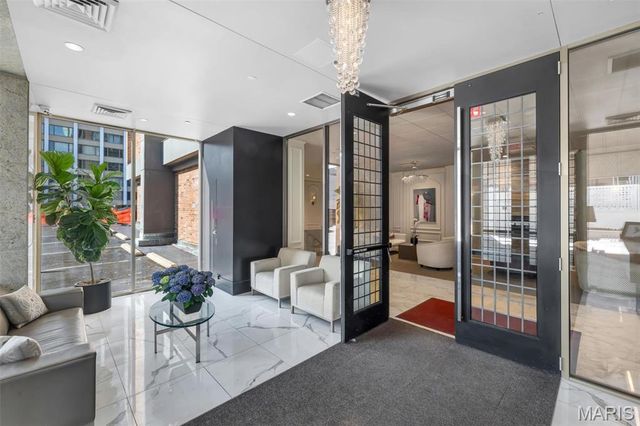 200 S Brentwood Boulevard 2F, Clayton, MO 63105