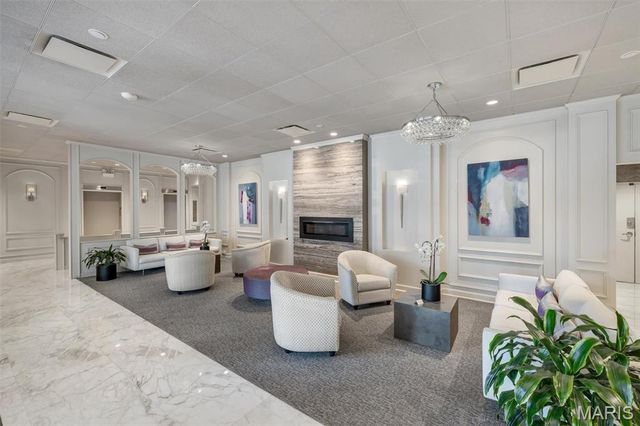 200 S Brentwood Boulevard 2F, Clayton, MO 63105