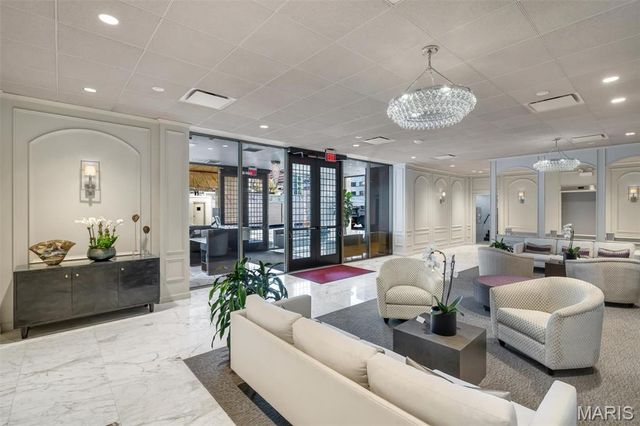 200 S Brentwood Boulevard 2F, Clayton, MO 63105