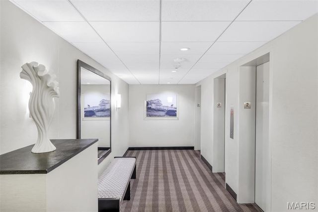 200 S Brentwood Boulevard 2F, Clayton, MO 63105