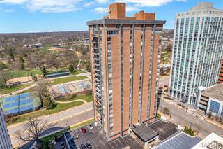 200 S Brentwood Boulevard 2F, Clayton, MO 63105