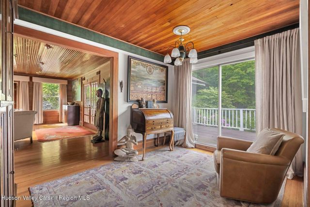 11 Oak Mountain Farm Road, Boiceville, NY 12412
