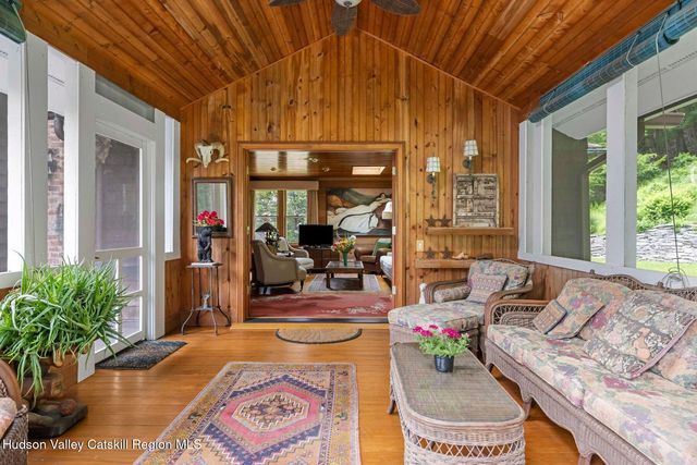 11 Oak Mountain Farm Road, Boiceville, NY 12412