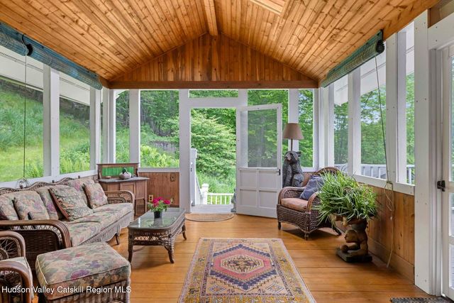 11 Oak Mountain Farm Road, Boiceville, NY 12412