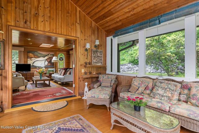 11 Oak Mountain Farm Road, Boiceville, NY 12412