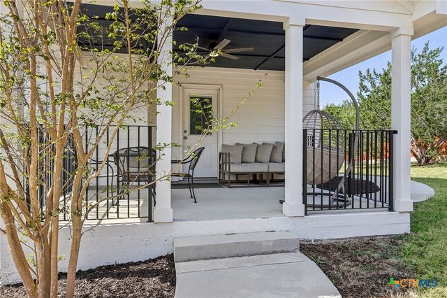 275 Stallion Springs Drive, Fischer, TX 78623