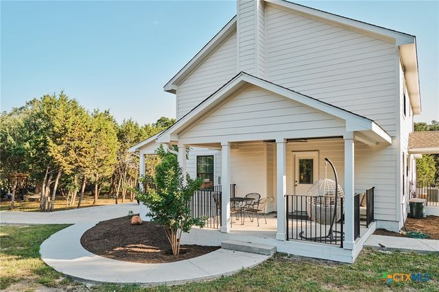 275 Stallion Springs Drive, Fischer, TX 78623