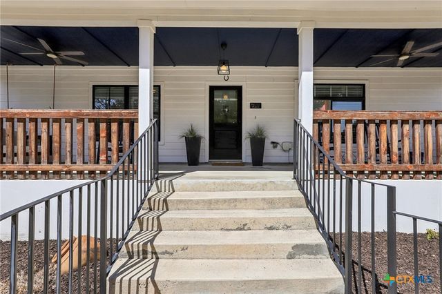 275 Stallion Springs Drive, Fischer, TX 78623