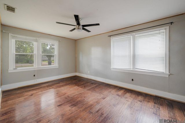 2434 Honeysuckle Ave, Baton Rouge, LA 70808